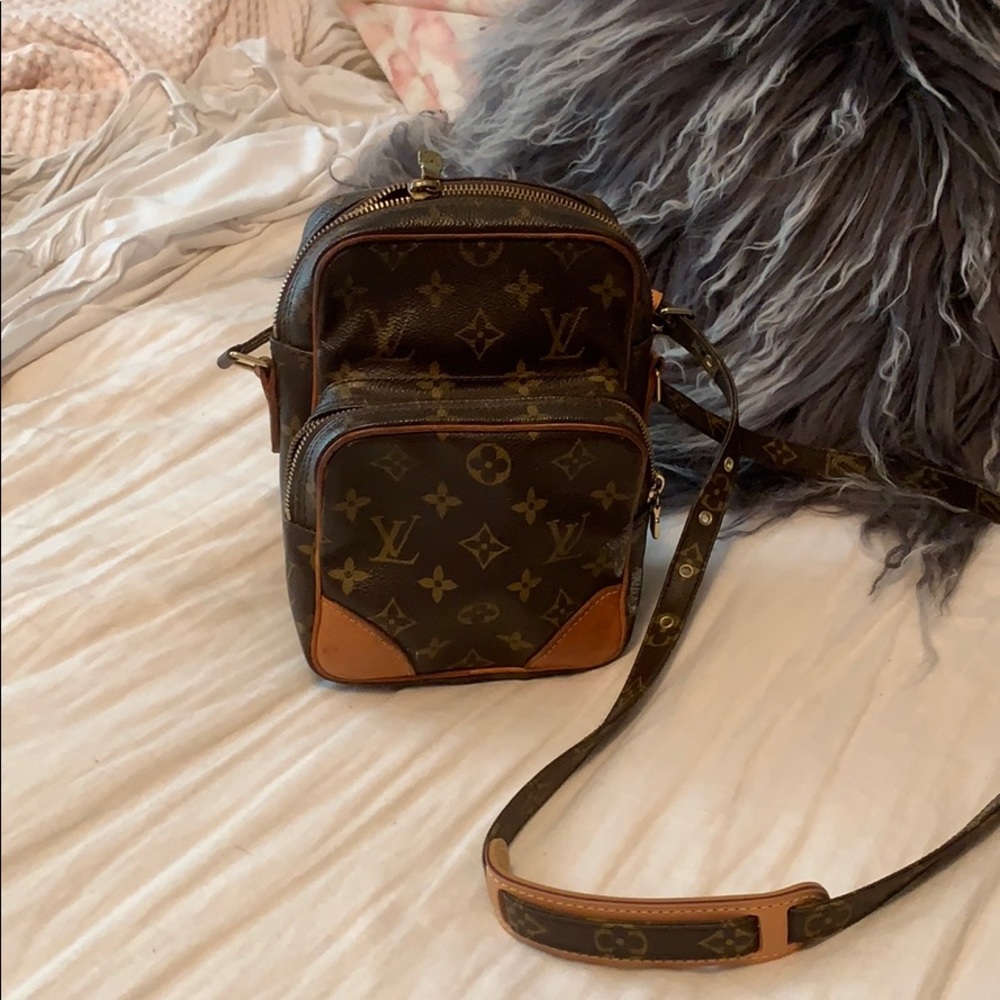 Louie Vuitton vintage style camera bag